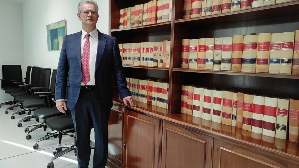 Cordópolis - El fiscal Fernando Santos expone en su última obra el apoyo jurídico a personas con discapacidad
